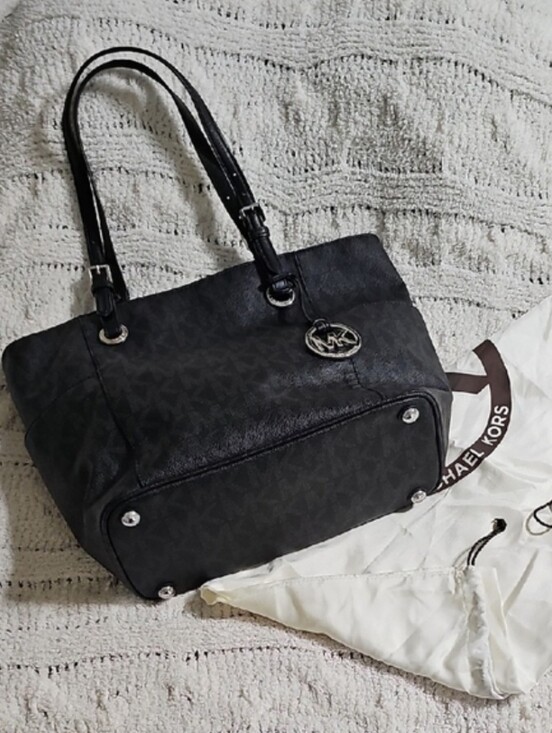 Michael Kors Handbags - Michael Kors Black Tote